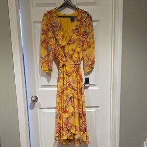 Gabby Skye Flowy Floral Dress. Fully Lined. Size 12.